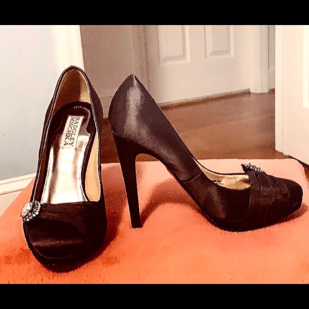 Grey satin Badgley Mischka Odell embellished pumps